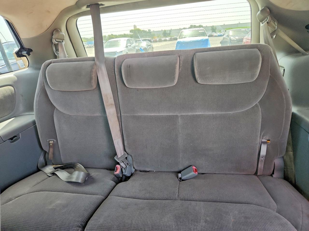 2004 Toyota Sienna Le 7 Passenger White vin: 5TDZA23C24S000090