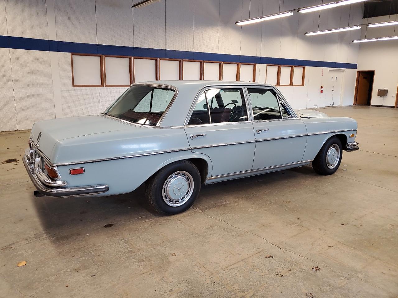 1972 Mercedes Benz 280 Se Blue vin: 10801812081911