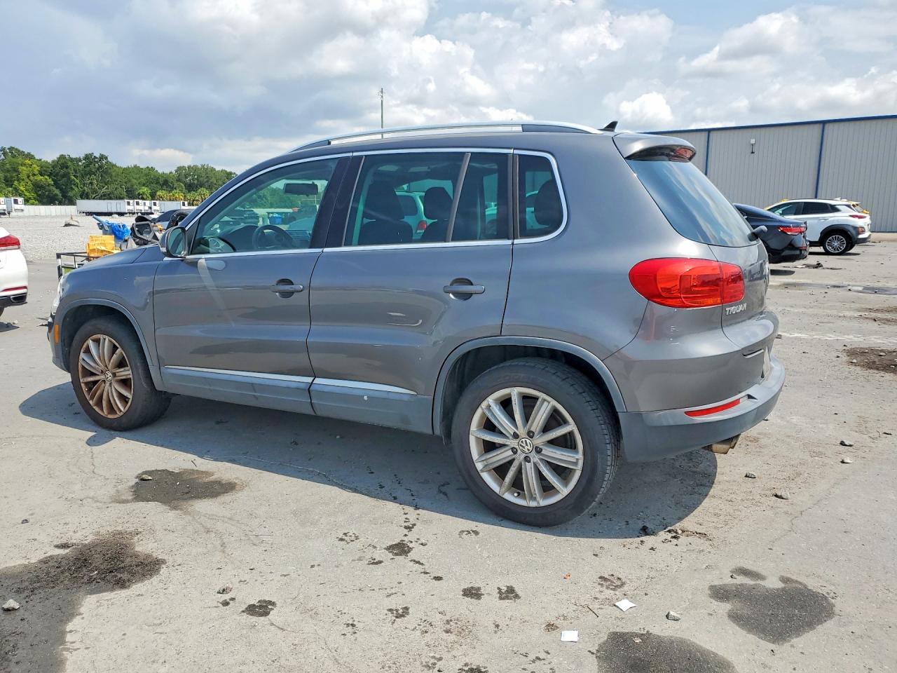 2015 Volkswagen Tiguan S Gray vin: WVGAV7AX7FW516013