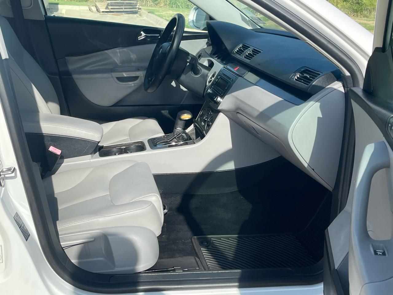 2006 Volkswagen Passat 2.0t Белый vin: WVWAK73C36P169054