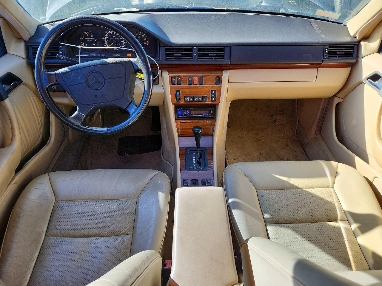 1993 Mercedes-benz 300 E 2.8 Черный vin: WDBEA28E1PC002930