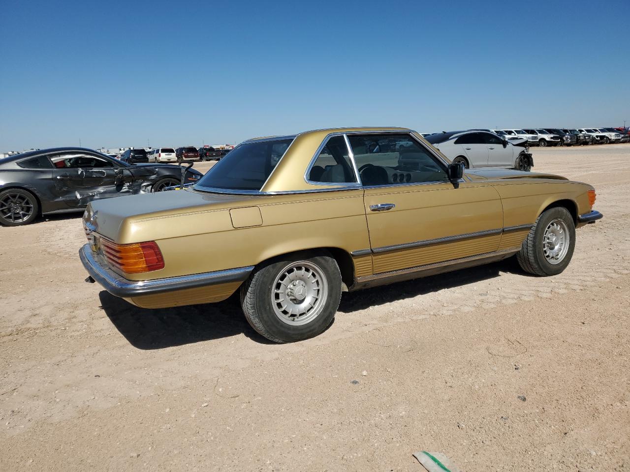 1979 Mercedes Benz 300 Td Золотой vin: 00000704312014360