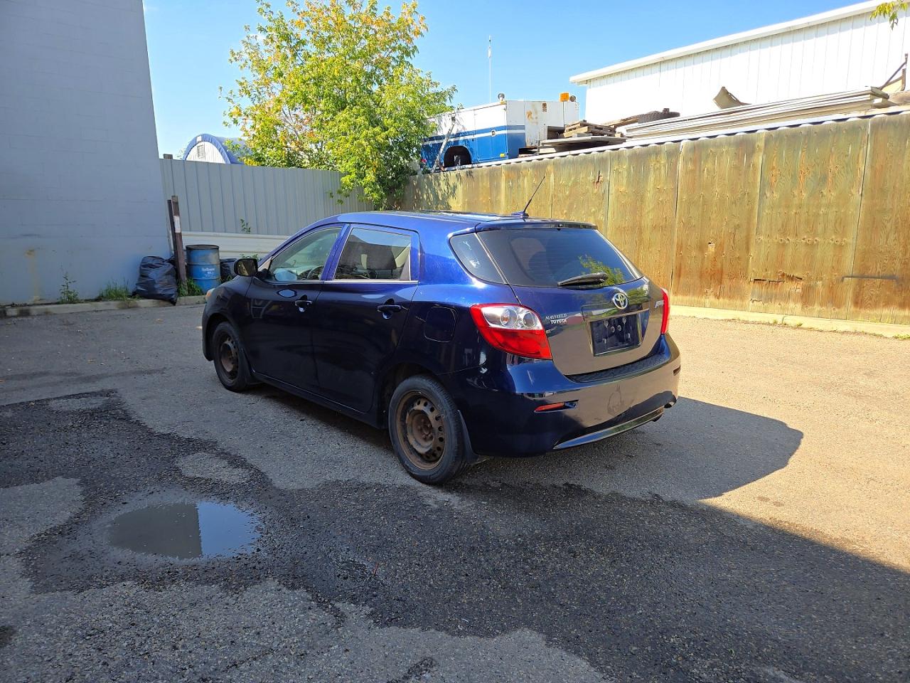 2009 Toyota Corolla Matrix Blue vin: 2T1KU40E49C046286