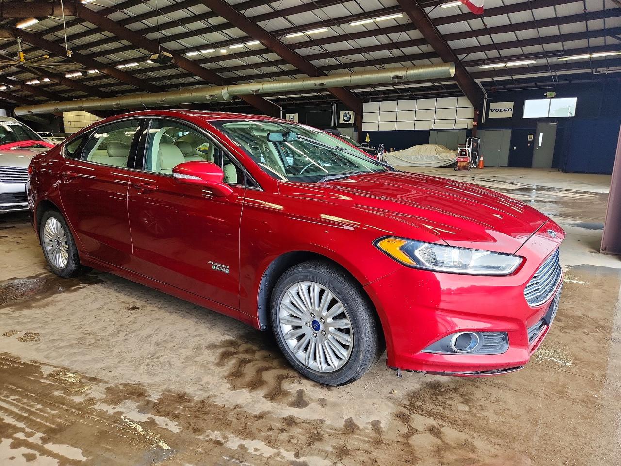 2014 Ford Fusion Se Phev Красный vin: 3FA6P0PU6ER216320