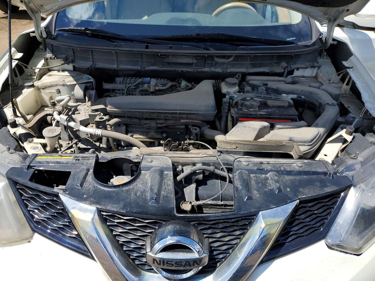2015 Nissan Rogue S White vin: 5N1AT2MV9FC804233