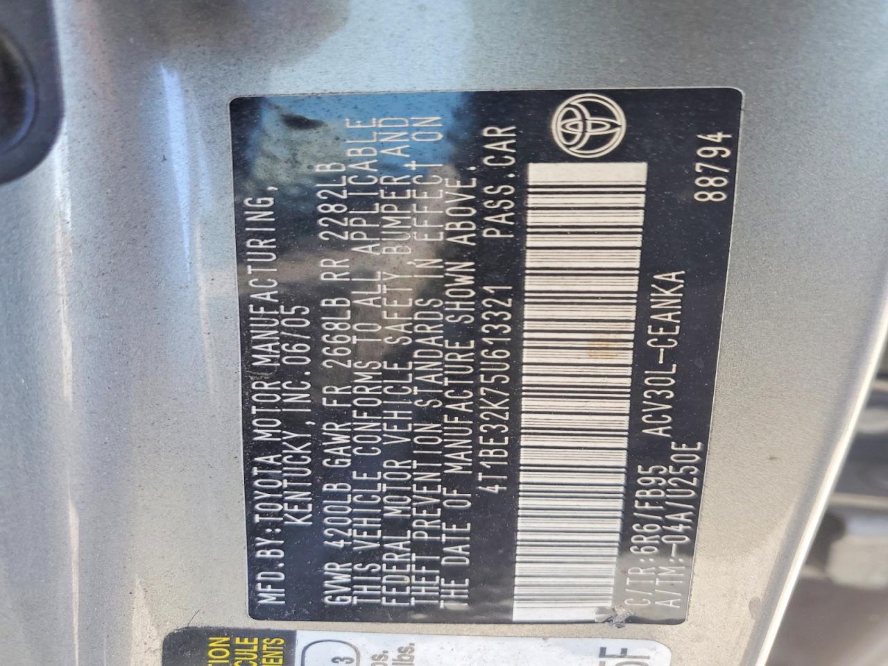 2005 Toyota Camry Le Silver vin: 4T1BE32K75U613321