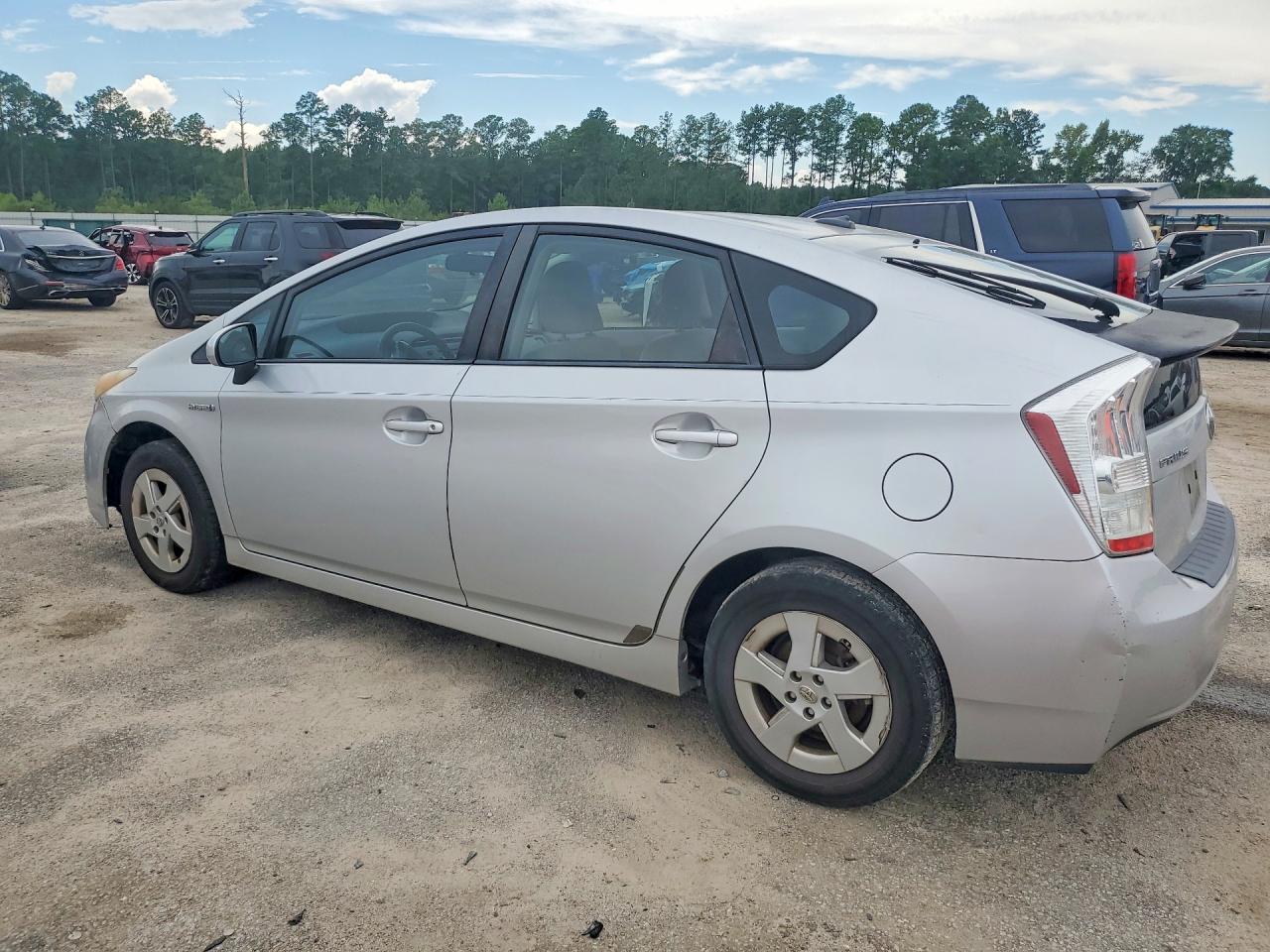 2011 Toyota Prius Two Silver vin: JTDKN3DU5B0276511
