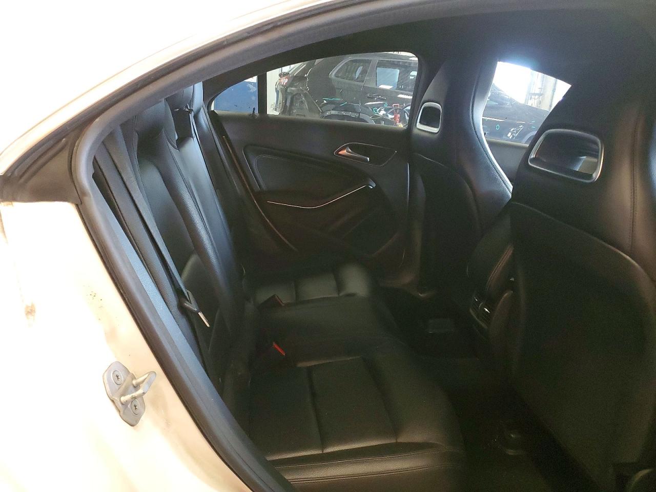 2014 Mercedes-benz Cla 250 White vin: WDDSJ4EB8EN049177