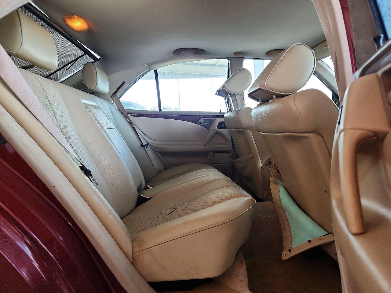 1999 Mercedes-benz E 300td Maroon vin: WDBJF25H8XA825025