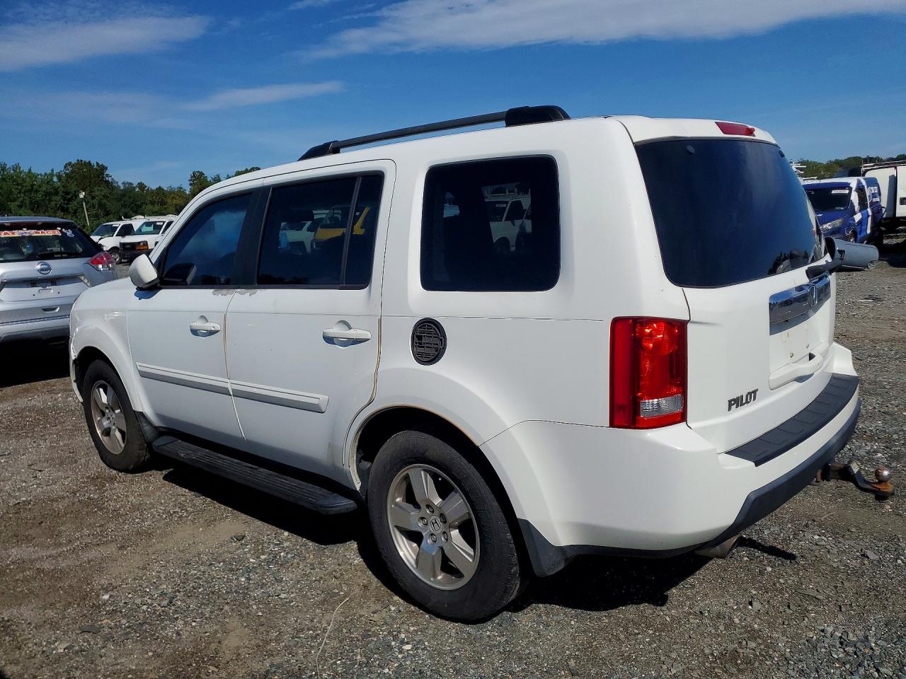 2011 Honda Pilot Exl White vin: 5FNYF3H68BB008363