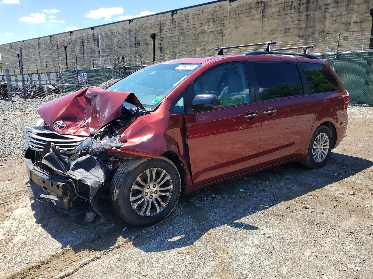 2015 Toyota Sienna Xle 8-passenger Maroon vin: 5TDYK3DCXFS655159