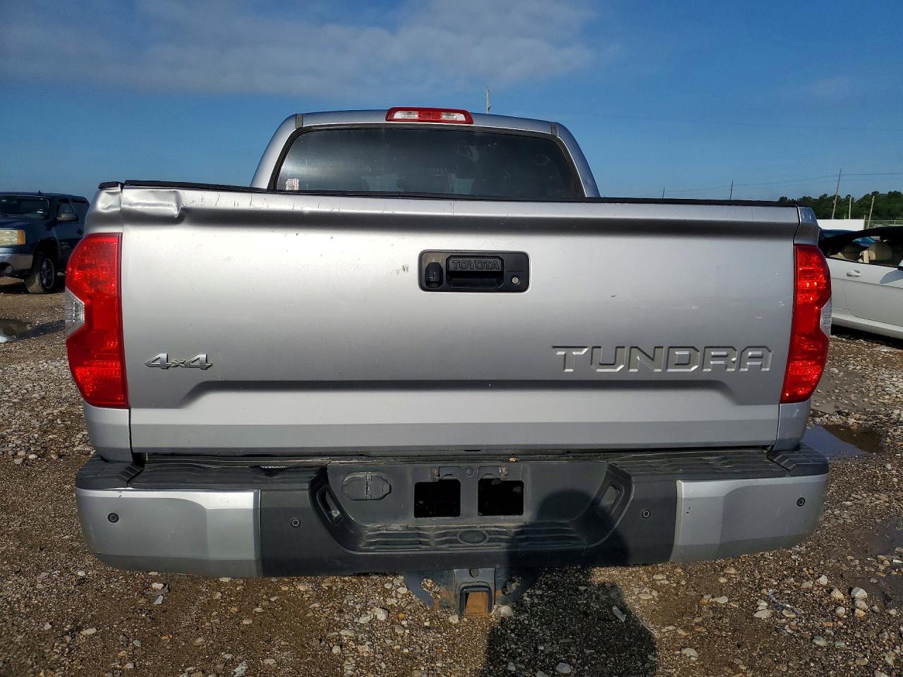 2015 Toyota Tundra Platinum Серебряный vin: 5TFAW5F12FX476282