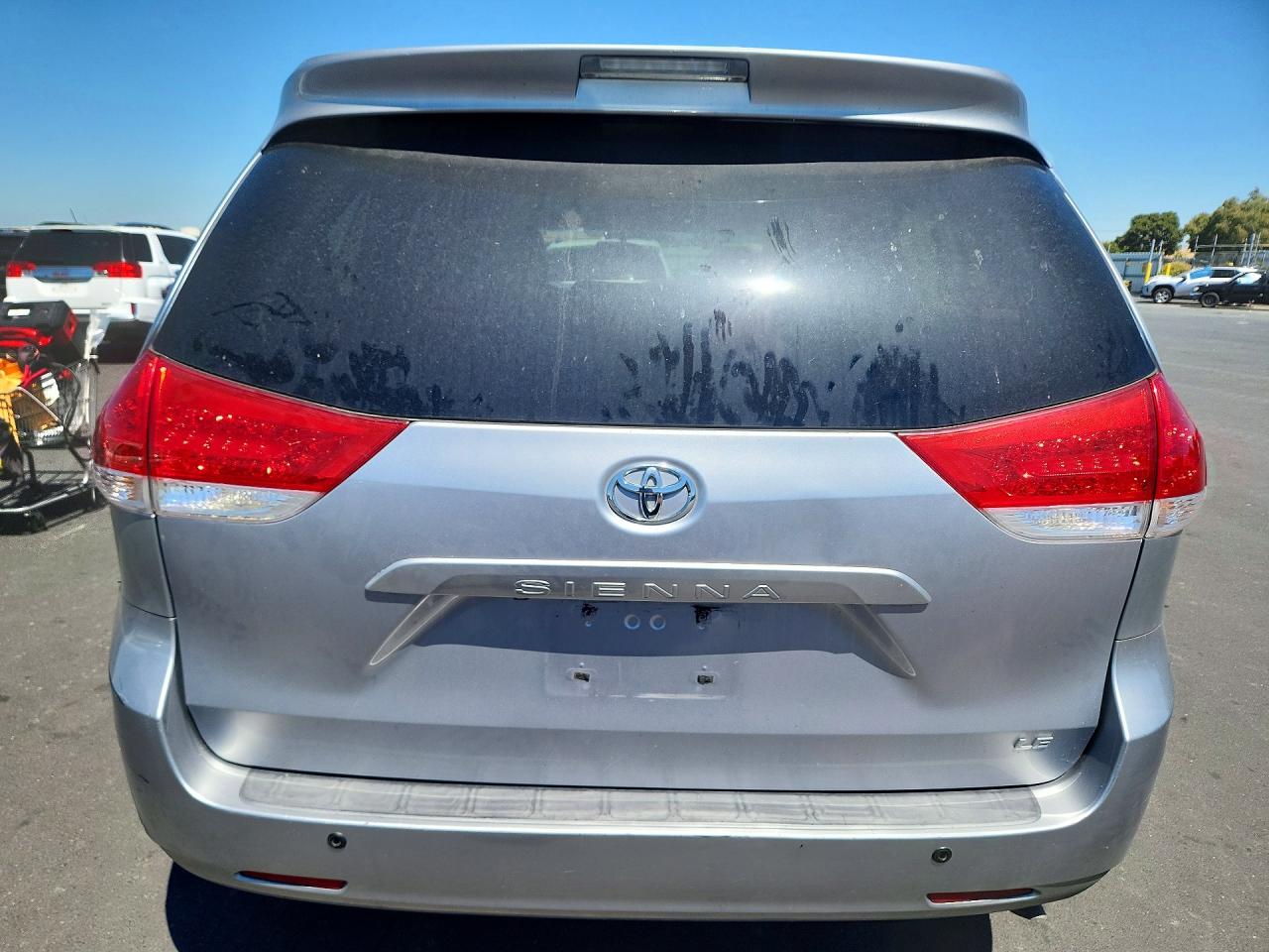 2012 Toyota Sienna Le Silver vin: 5TDKK3DC0CS188576