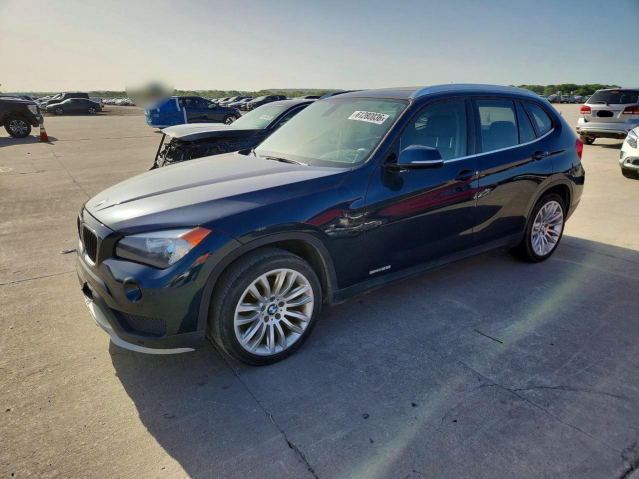 2015 Bmw X1 Sdrive28i Blue vin: WBAVM1C52FVZ93761