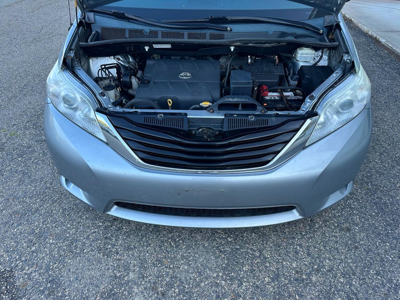 2014 Toyota Sienna Le Silver vin: 5TDKK3DCXES478665