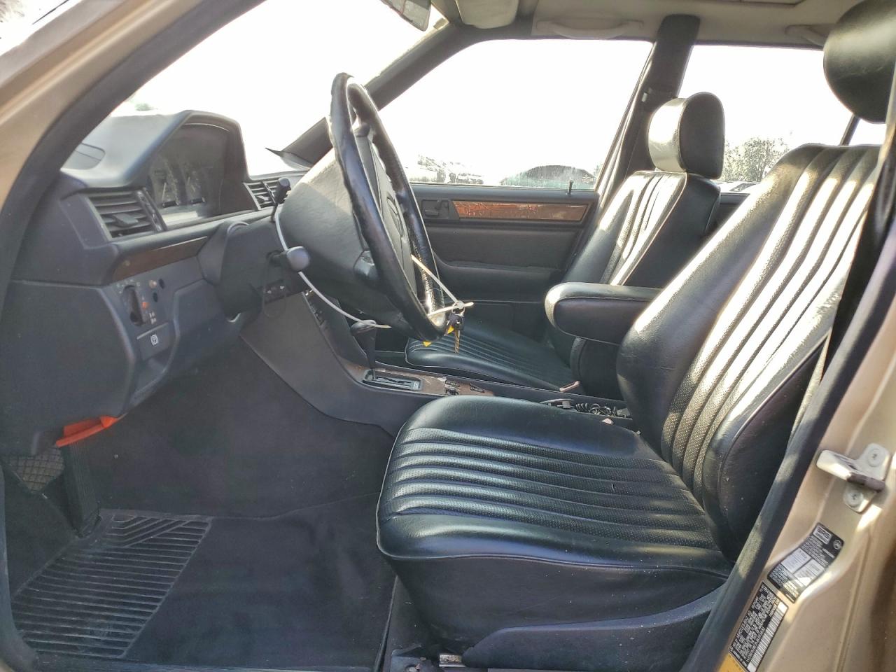 1991 Mercedes-benz 300 D Gold vin: WDBEB28E2MB393830