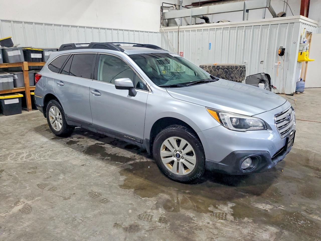2015 Subaru Outback 2.5i Premium Silver vin: 4S4BSADC1F3332206