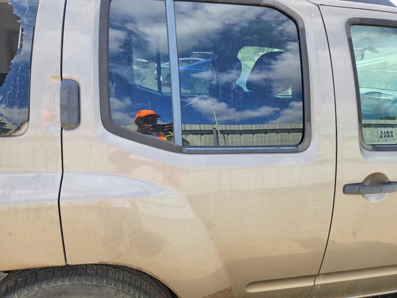 2007 Nissan Xterra X Желто-коричневый vin: 5N1AN08U87C542139