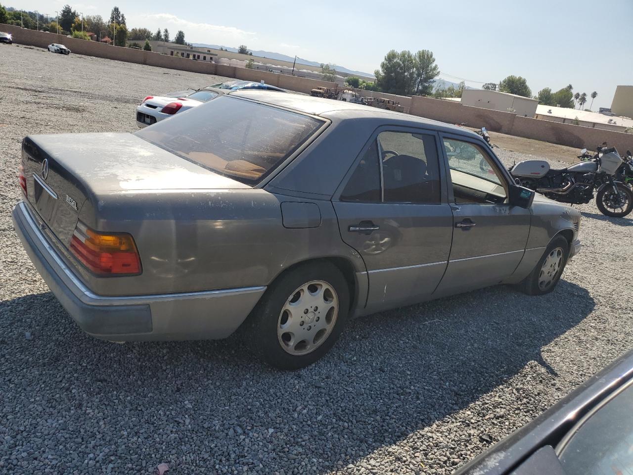 1995 Mercedes-benz E 300d Серый vin: WDBEB31E7SC086225