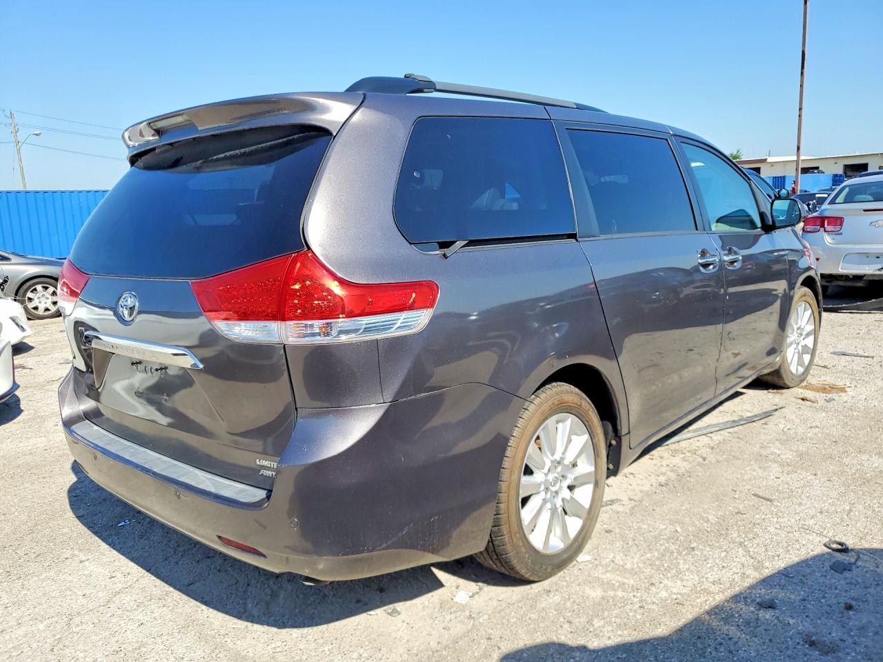 2011 Toyota Sienna Limited 7-passenger Gray vin: 5TDDK3DC0BS011954