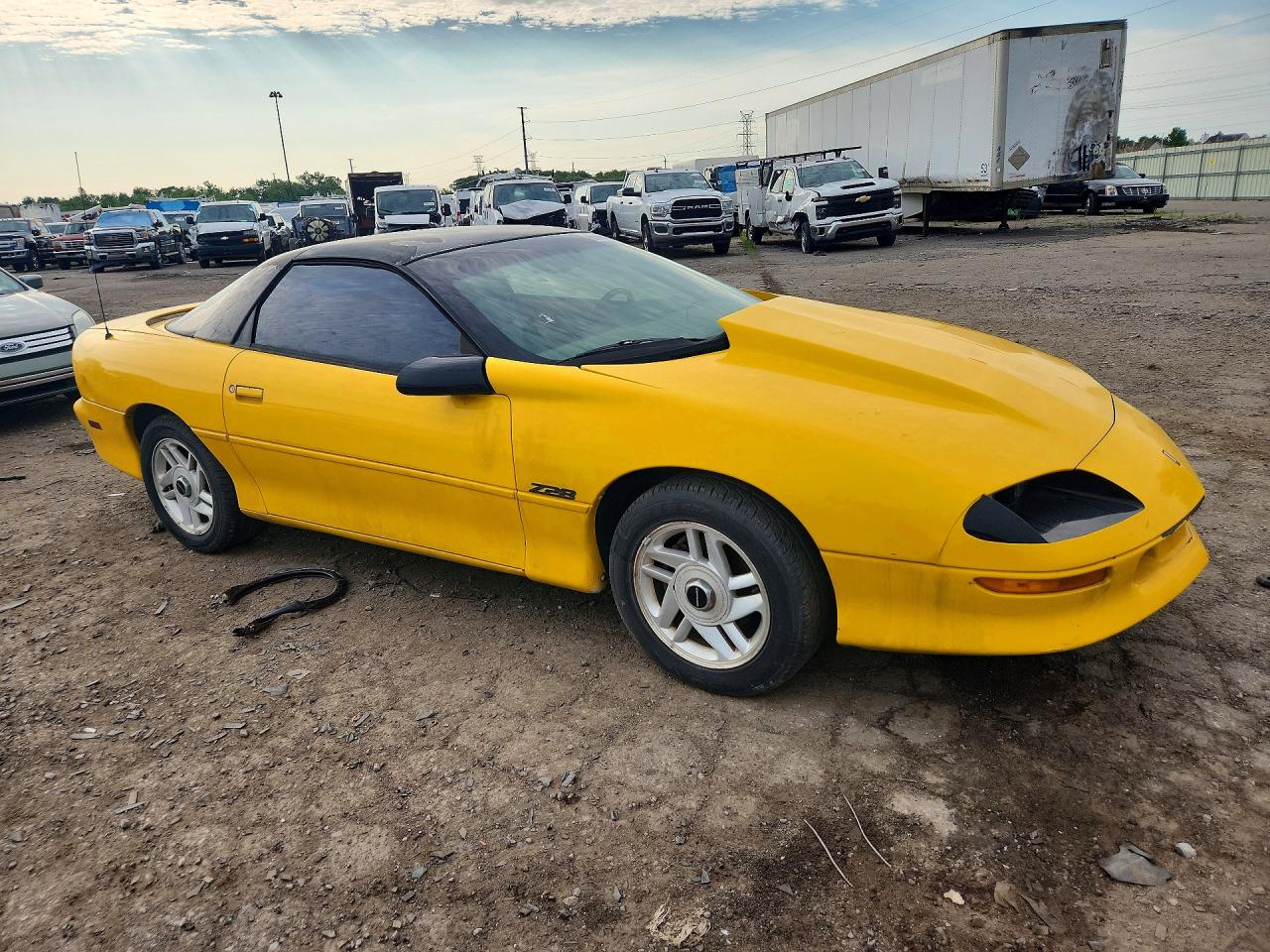 1994 Chevrolet Camaro Z28 Yellow vin: 2G1FP22P5R2148371