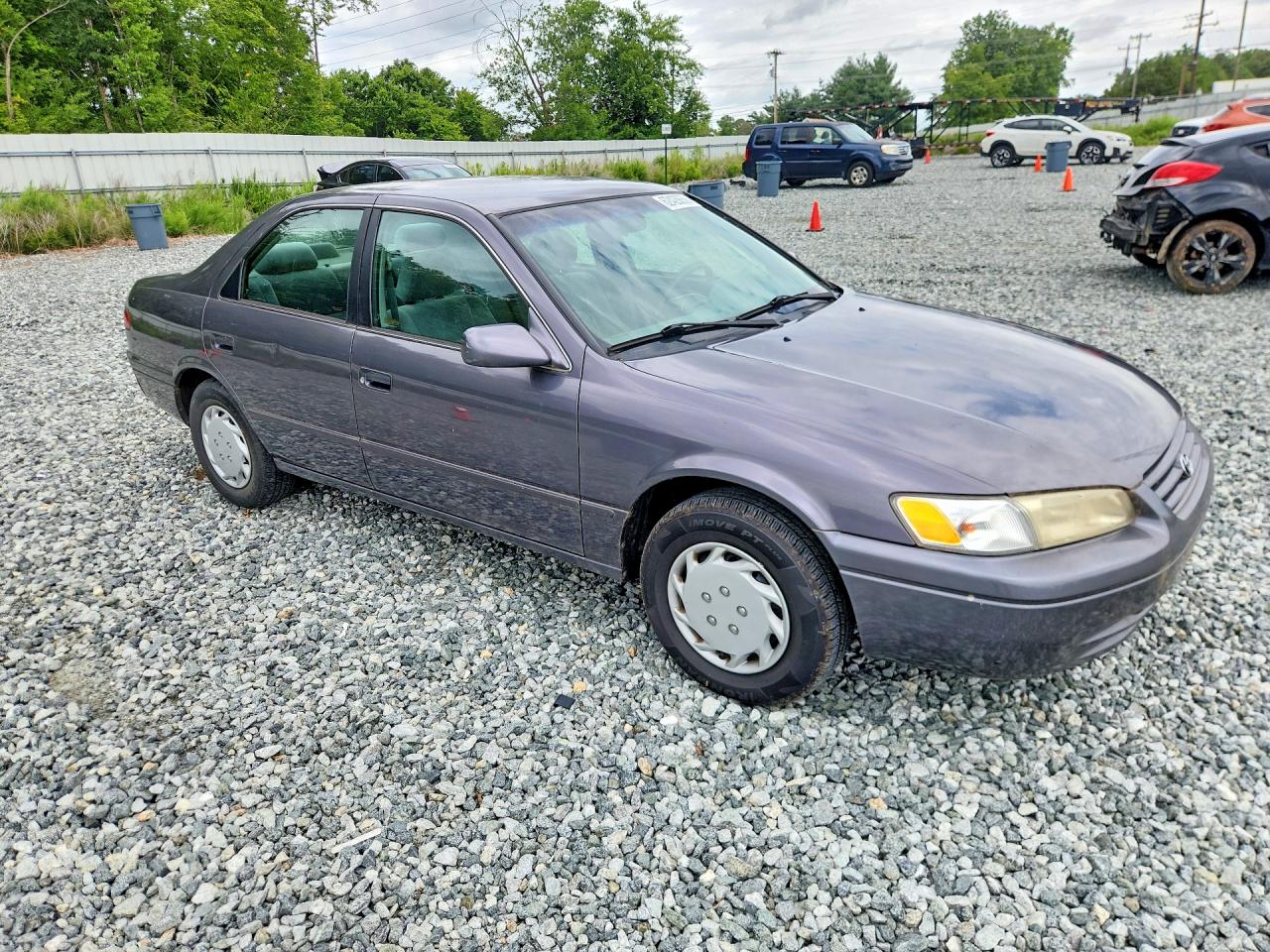 1998 Toyota Camry Le Gray vin: 4T1BG22K5WU857653