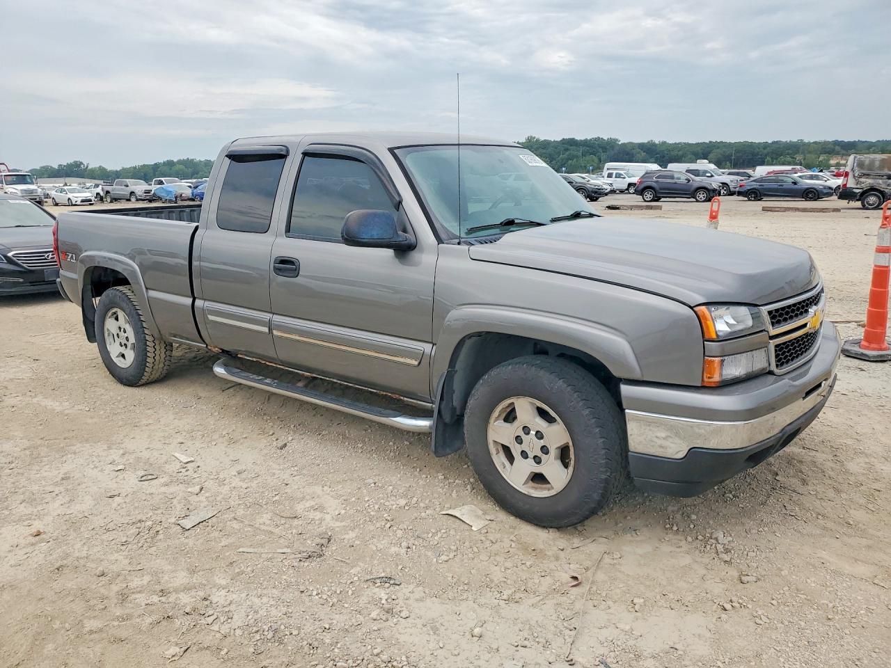 2006 Chevrolet Silverado K1500 Gray vin: 1GCEK19Z06Z256294