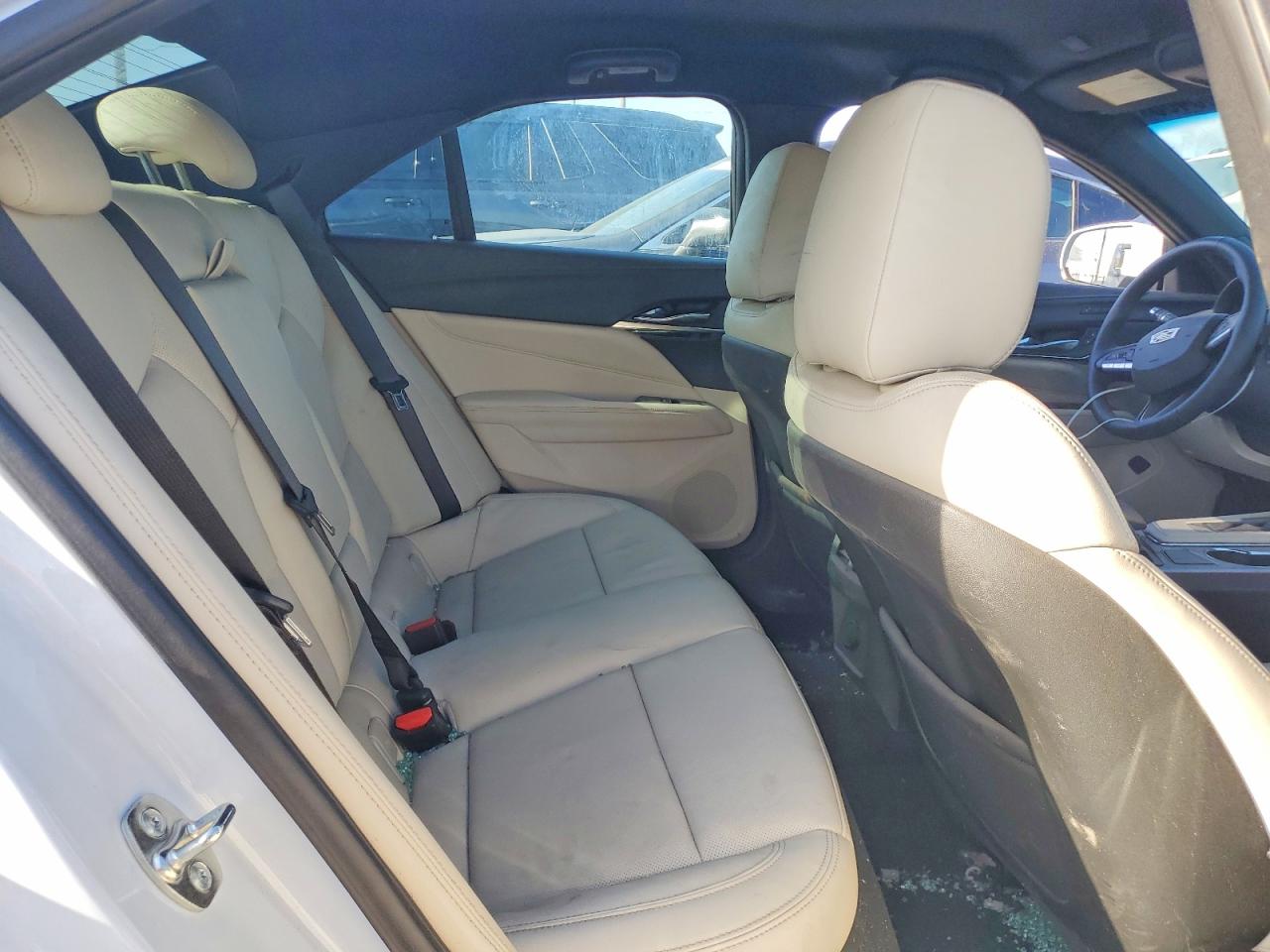 2026 Cadillac Ct4 Premium Luxury White vin: 1G6DB5RK5T0105542