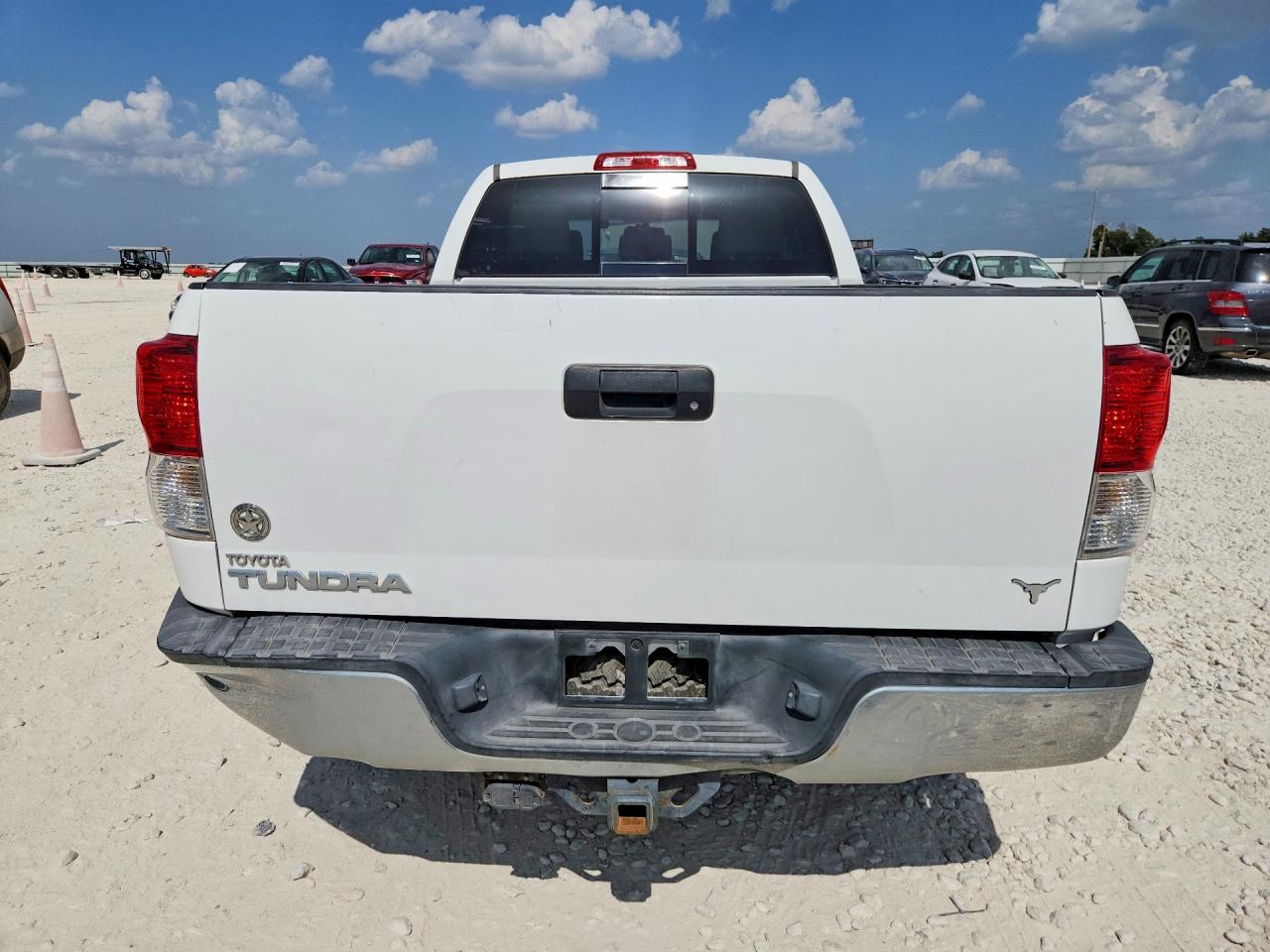 2013 Toyota Tundra Double Cab Sr5 White vin: 5TFRM5F17DX057463
