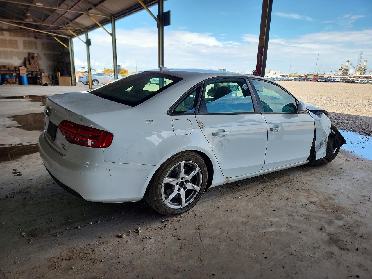 2009 Audi A4 2.0t Quattro Белый vin: WAULF78K29A135060
