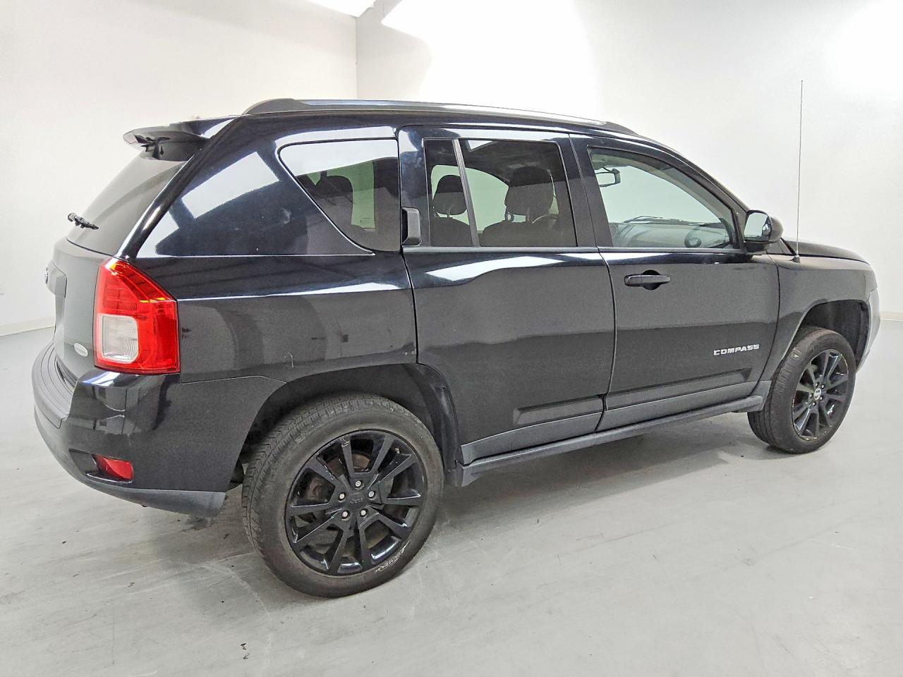 2012 Jeep Compass Latitude Черный vin: 1C4NJDEB0CD621546
