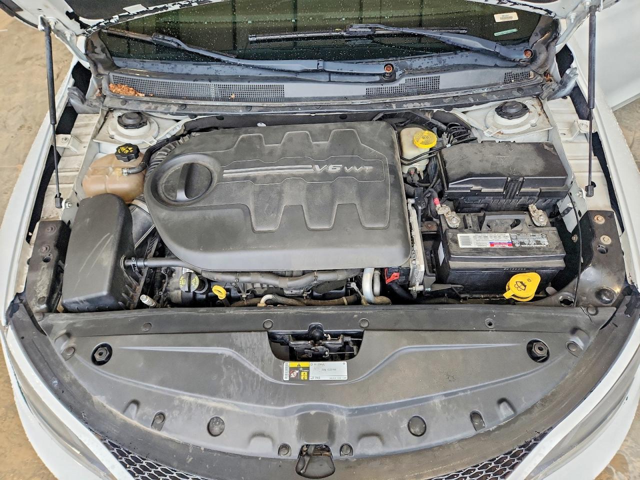 2015 Chrysler 200 S Белый vin: 1C3CCCBG7FN614690