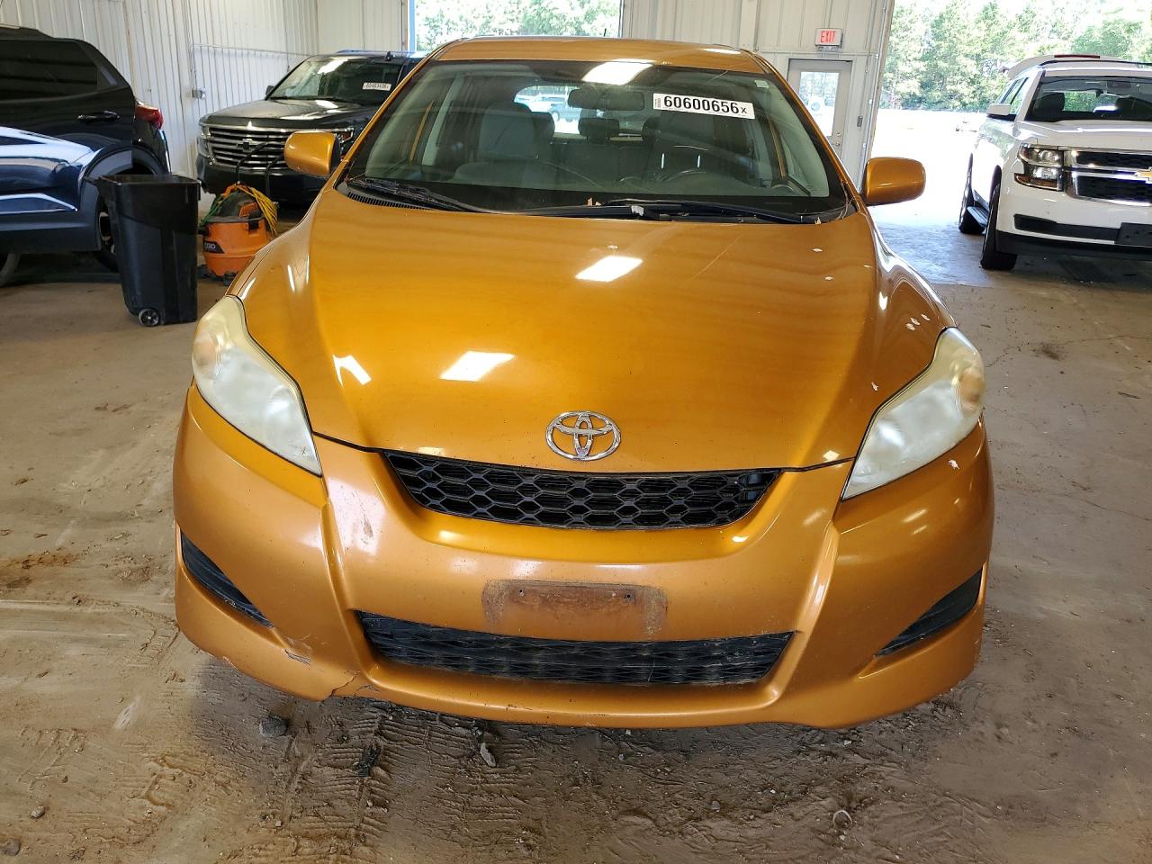 2009 Toyota Matrix Base Orange vin: 2T1KU40E59C159678