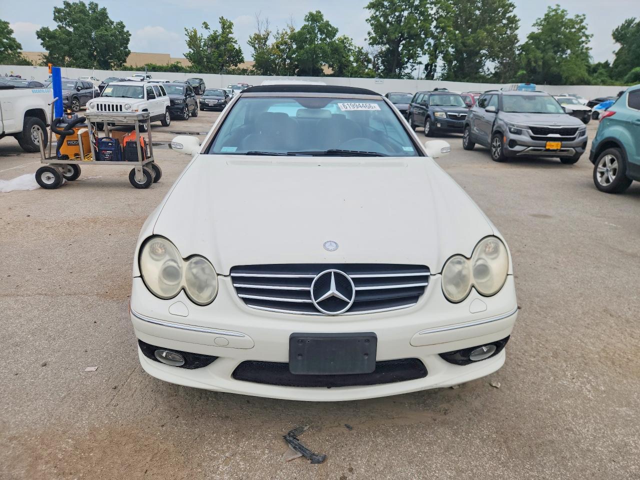 2005 Mercedes-benz Clk 500 White vin: WDBTK75G15T034801