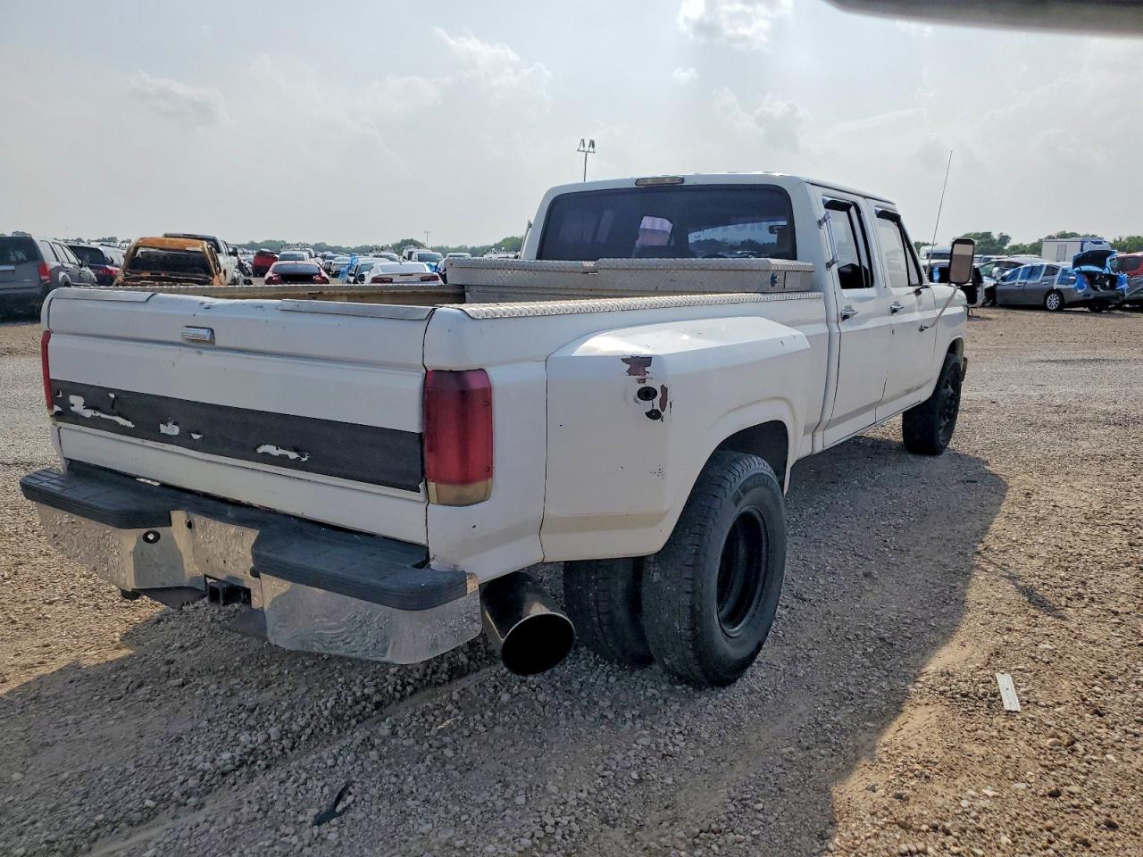 1986 Ford F350 White vin: 2FTJW3515GCB32521