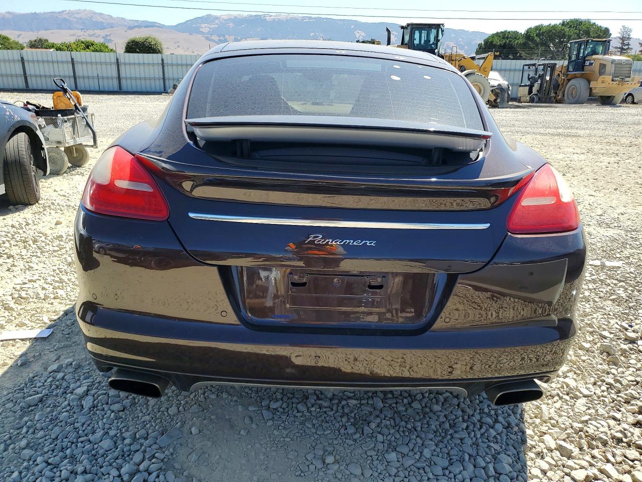 2013 Porsche Panamera 2 Purple vin: WP0AA2A79DL015125