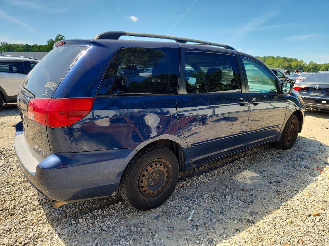 2004 Toyota Sienna Le 7 Passenger Синий vin: 5TDZA23C24S195981