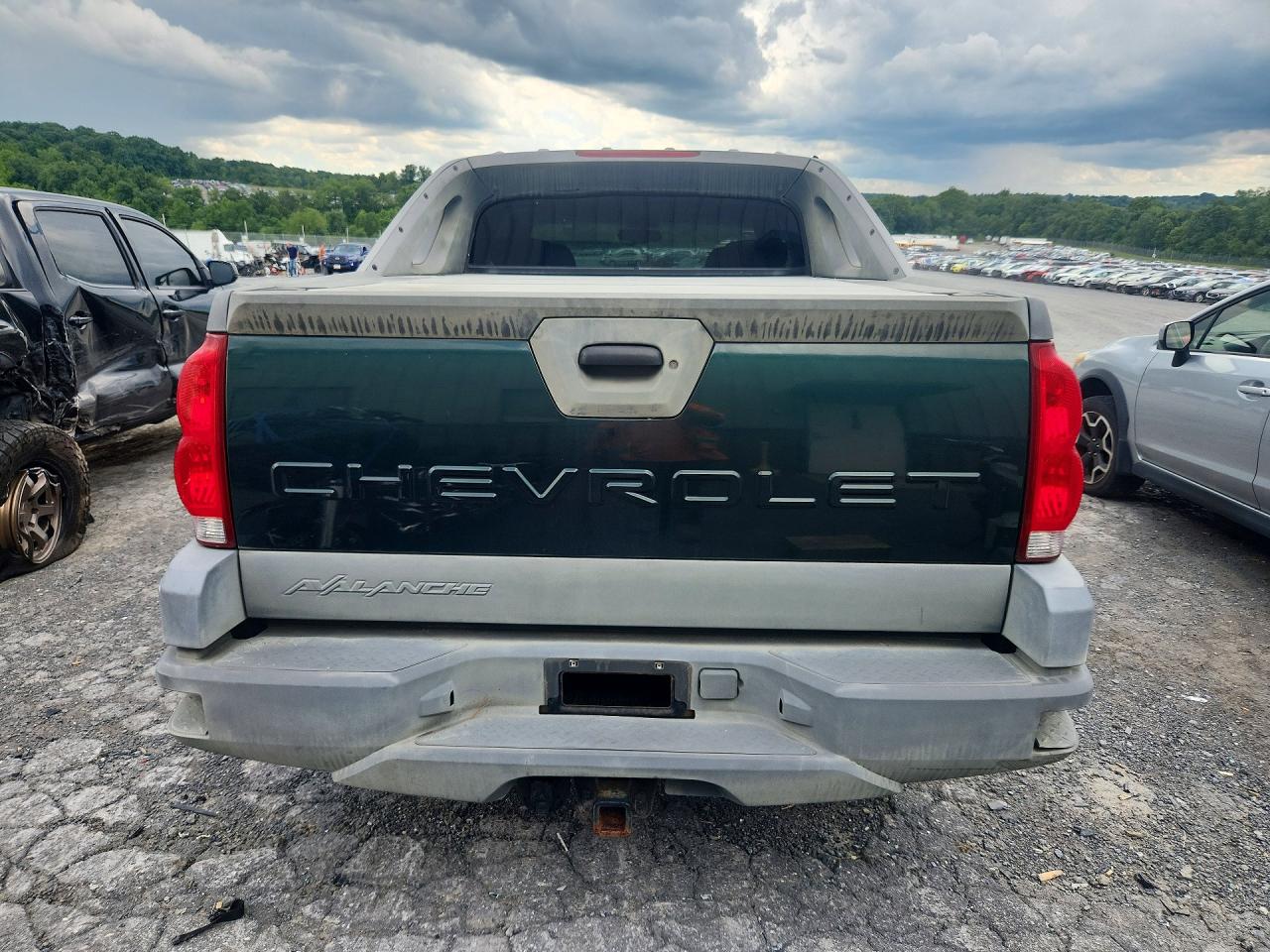 2002 Chevrolet Avalanche K1500 Green vin: 3GNEK13T62G172924