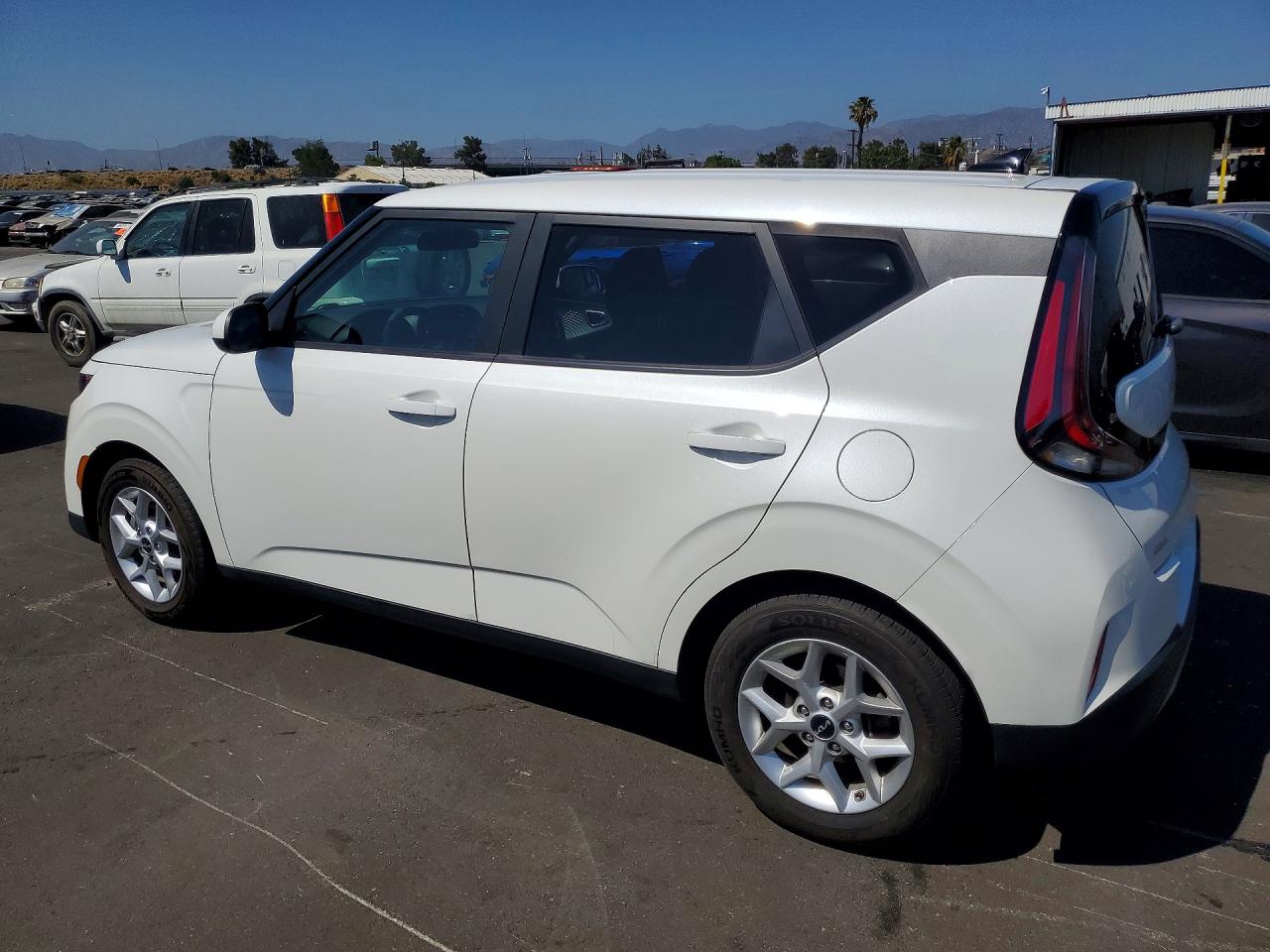 2023 Kia Soul Lx White vin: KNDJ23AU9P7851474