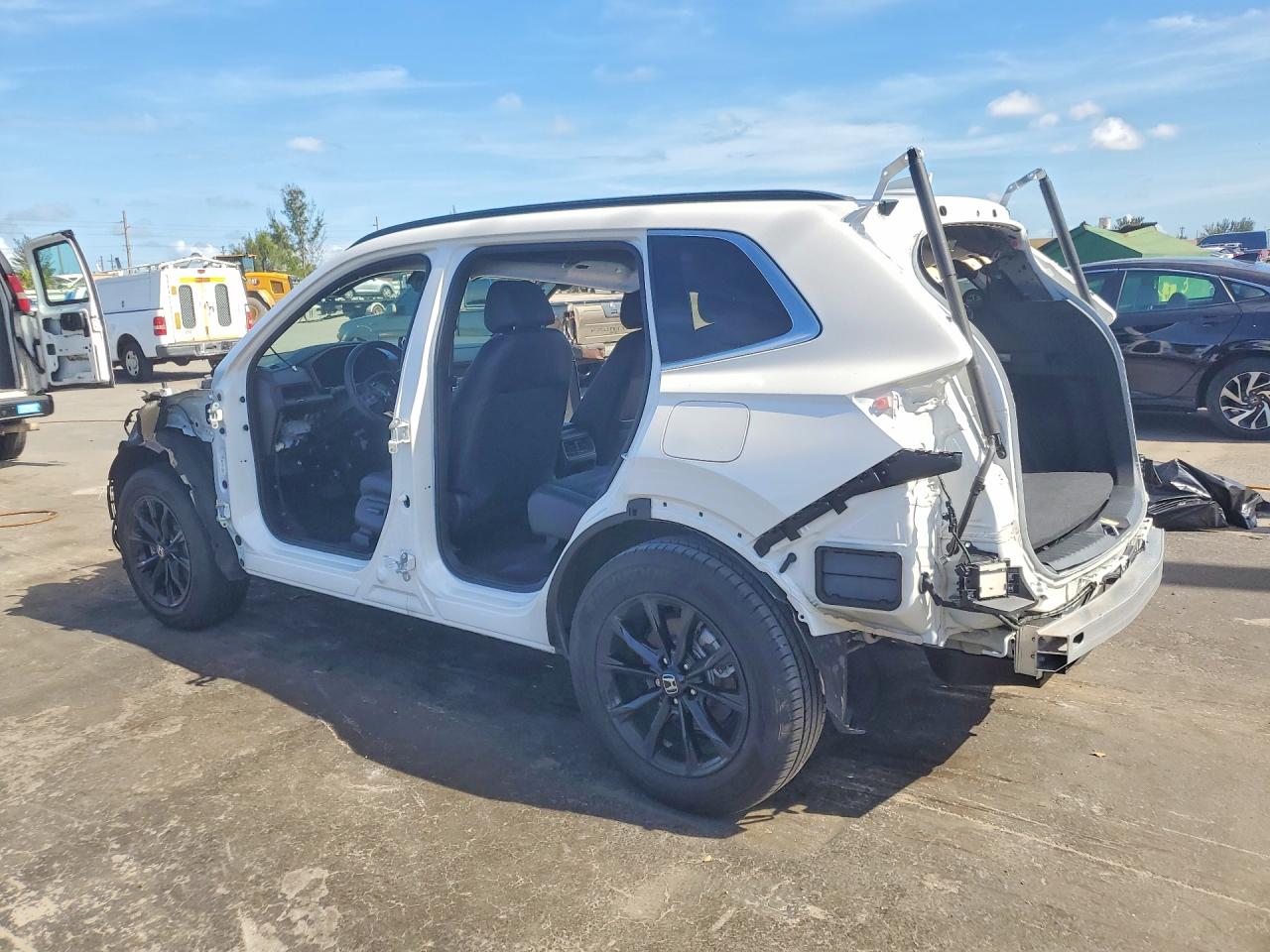 2025 Honda Cr-v Sport-l White vin: 7FARS5H81SE021408