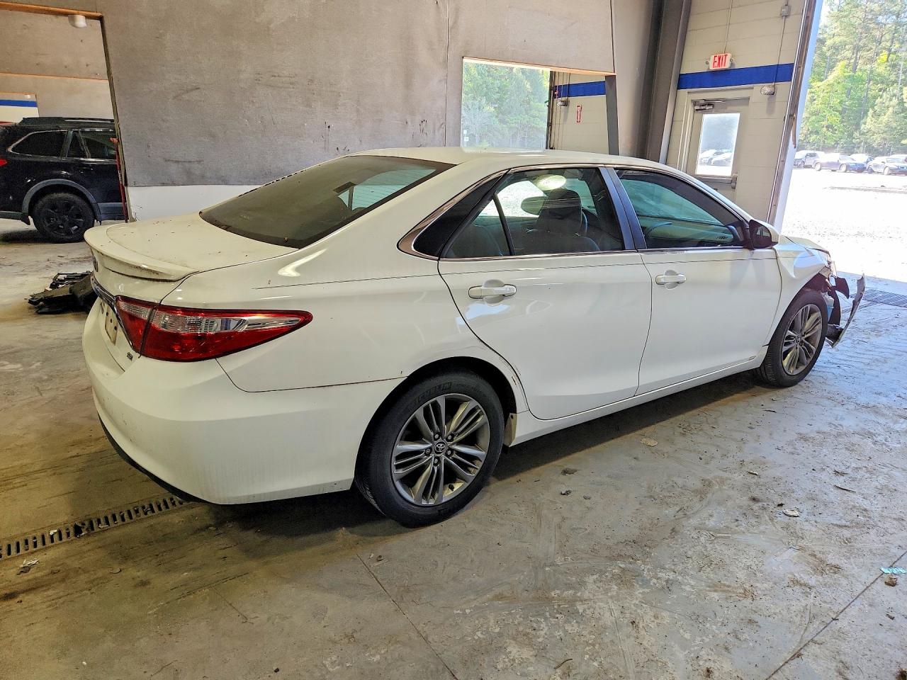 2015 Toyota Camry Se White vin: 4T1BF1FK7FU055595