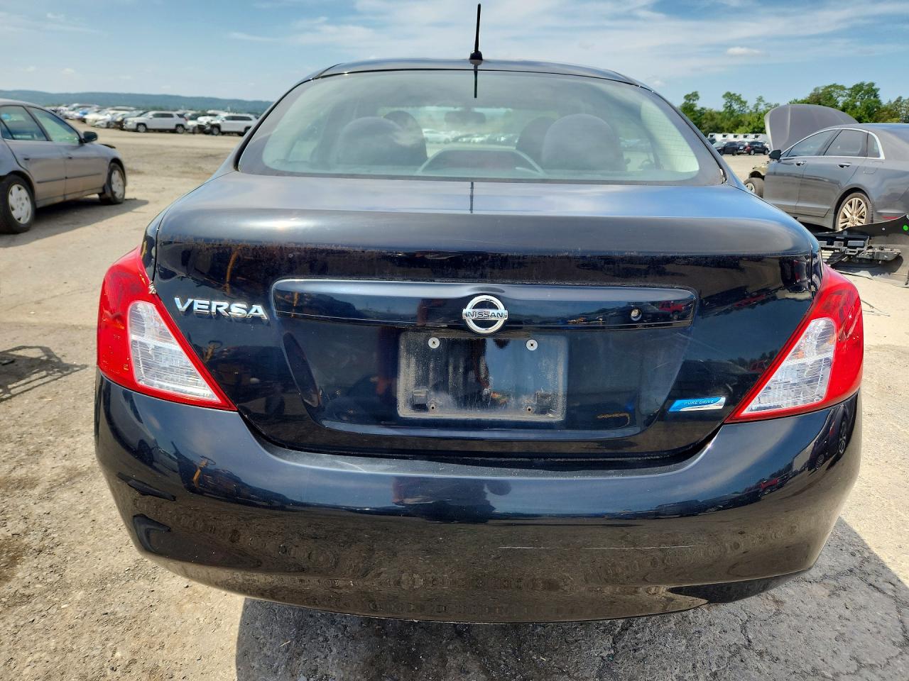 2014 Nissan Versa 1.6 S Black vin: 3N1CN7AP8EL840964