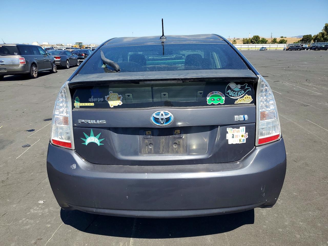 2011 Toyota Prius Two Gray vin: JTDKN3DU2B1364734
