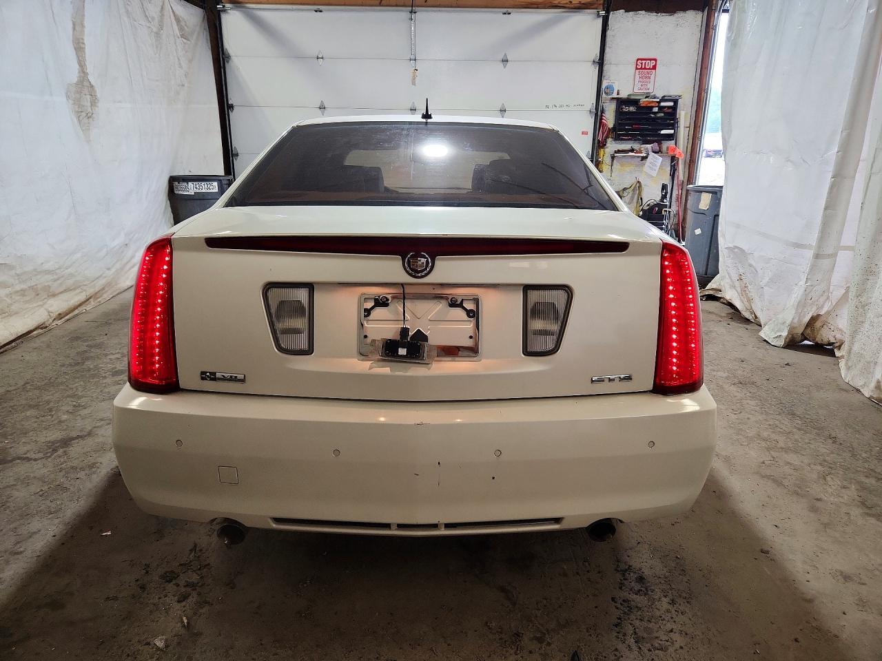 2008 Cadillac Sts White vin: 1G6DZ67A080132375