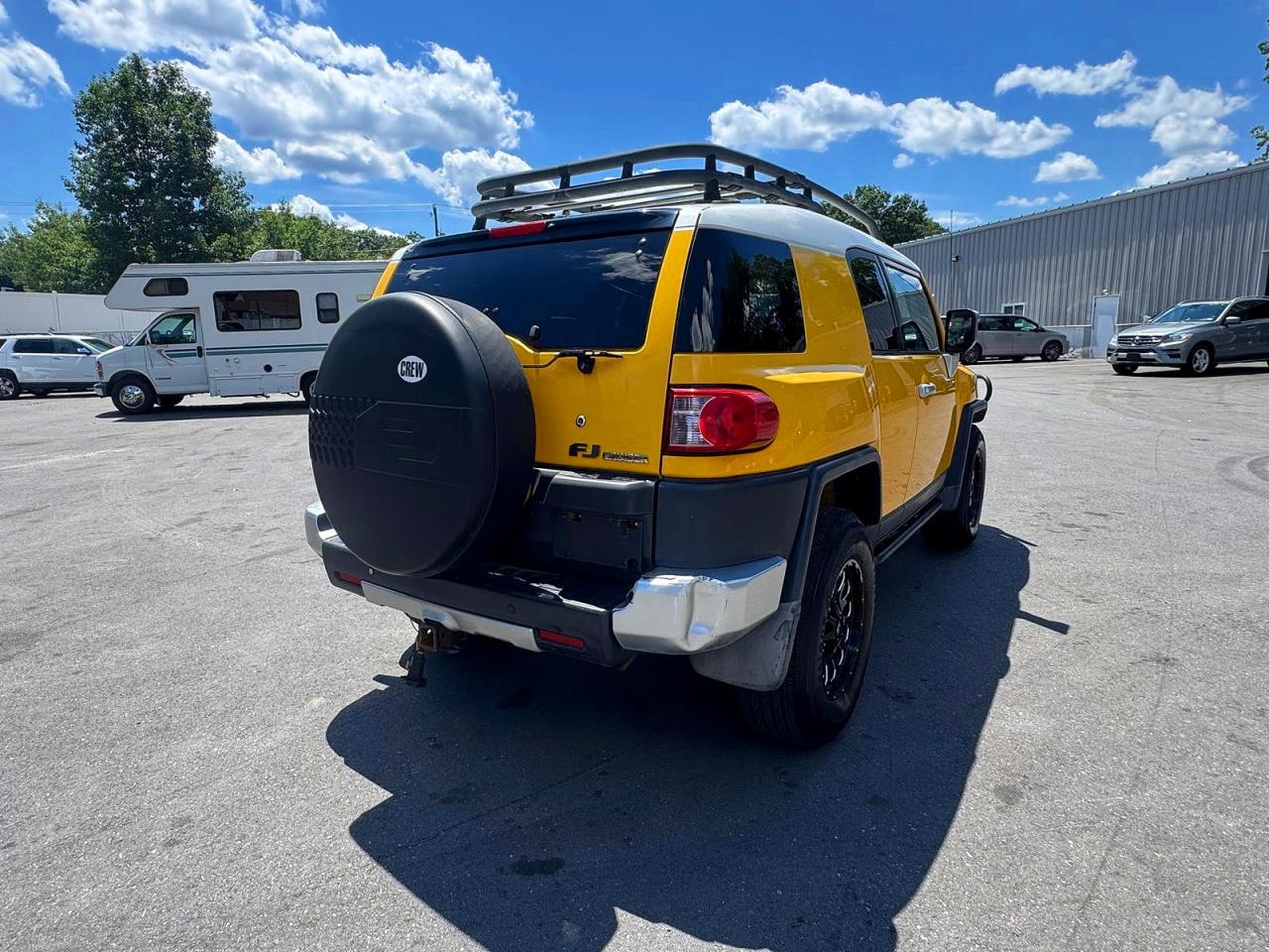 2007 Toyota Fj Cruiser Base Yellow vin: JTEBU11F470029965