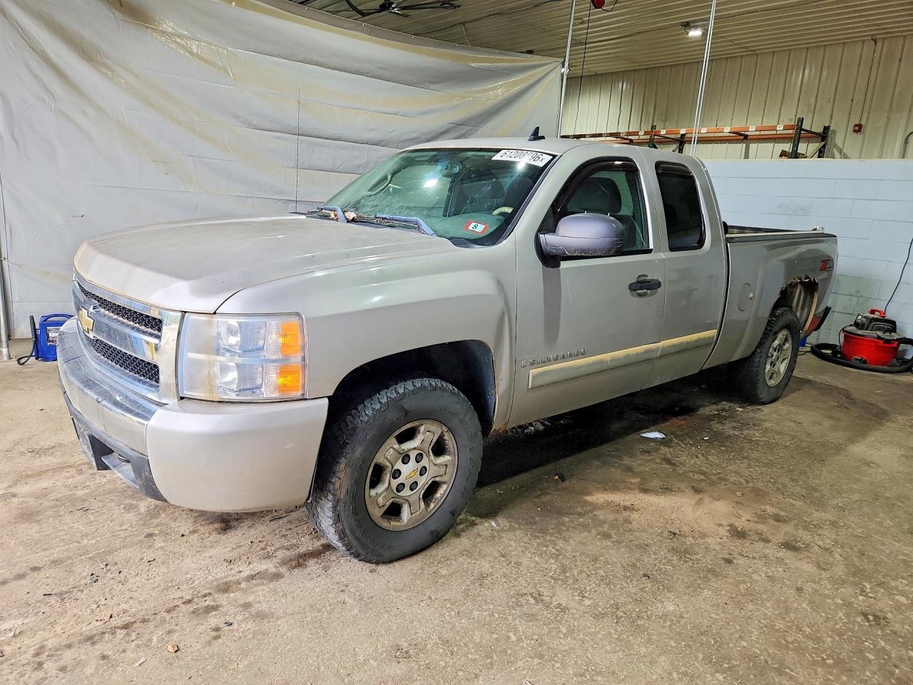 2008 Chevrolet Silverado K1500 Silver vin: 2GCEK19J081107339