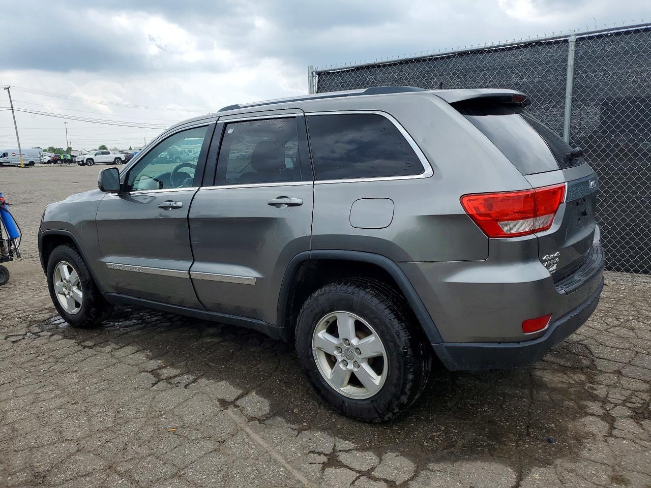 2013 Jeep Grand Cherokee Laredo Gray vin: 1C4RJFAG1DC612229