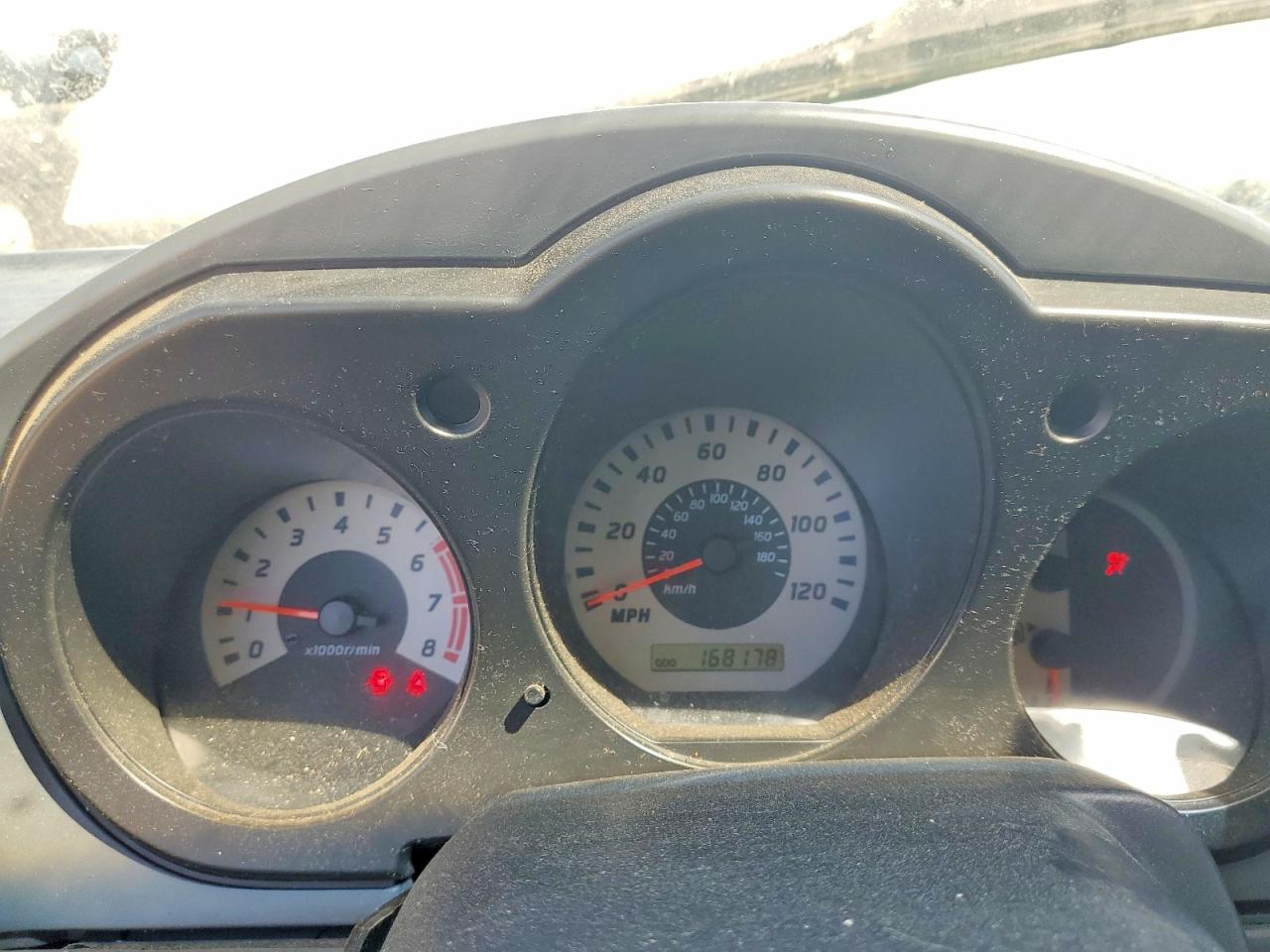 2004 Nissan Xterra Xe White vin: 5N1ED28Y54C601579