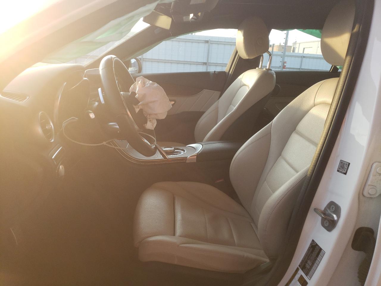 2019 Mercedes-benz C 300 White vin: 55SWF8DB0KU300790