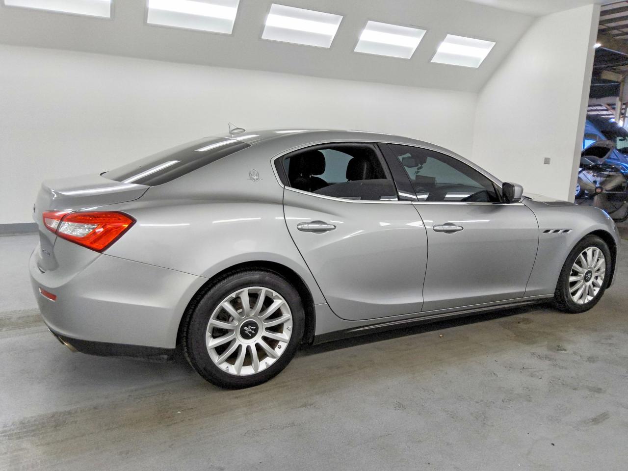 2014 Maserati Ghibli Silver vin: ZAM57XSA5E1091487
